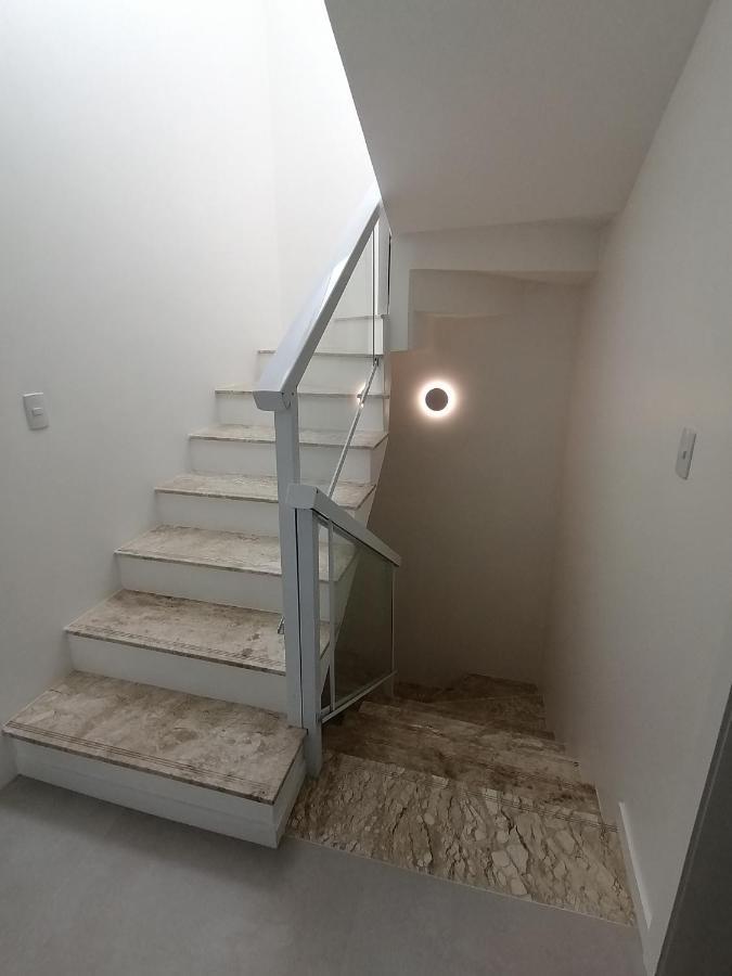 Triplex Pe Na Areia Com 3 Suites Proximo Salvador Lauro de Freitas Luaran gambar